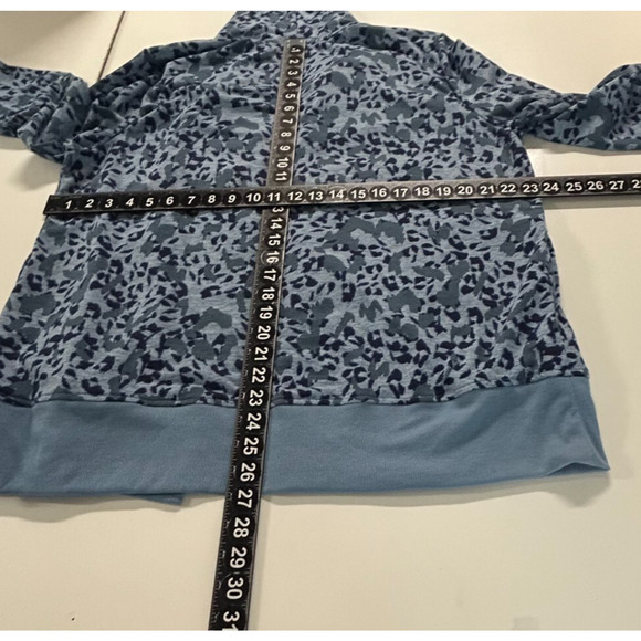 Cuddl Duds Cardigan Womens XL Blue Animal Print One Button Thumbholes Sweater - Picture 10 of 13